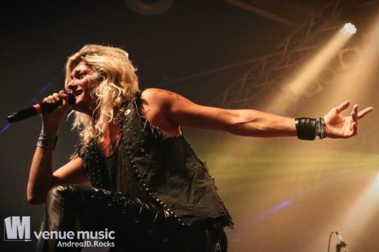 2018-08-06-Kissin-Dynamite-Huxleys-Berlin-Photo-Andrea-Jaeckel-Dobschat-19