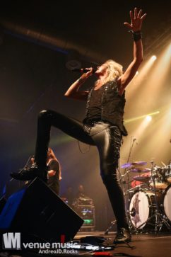 2018-08-06-Kissin-Dynamite-Huxleys-Berlin-Photo-Andrea-Jaeckel-Dobschat-20